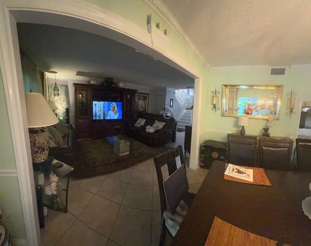2 of 26 - 627 Laconia Circle #b, Lake Worth, FL