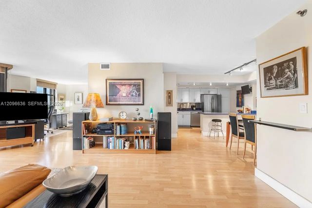 5 of 47 - 2000 Towerside Terrace #710, Miami, FL