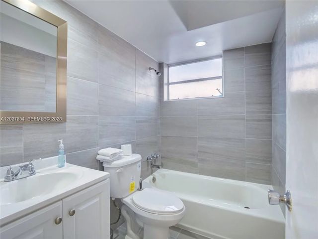 3 of 7 - 1141 Nw 75th Street, Miami, FL