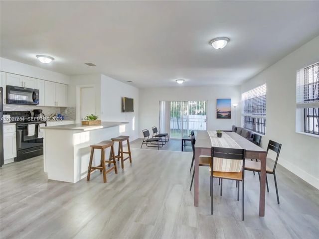 4 of 7 - 1141 Nw 75th Street, Miami, FL