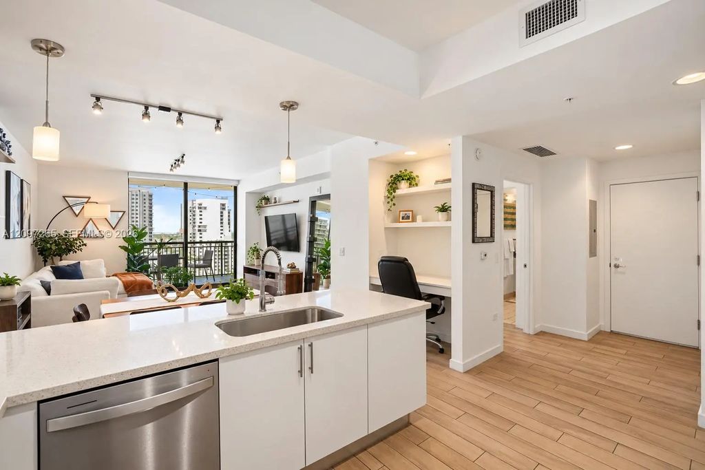999 Sw 1st Avenue #1909, Miami
