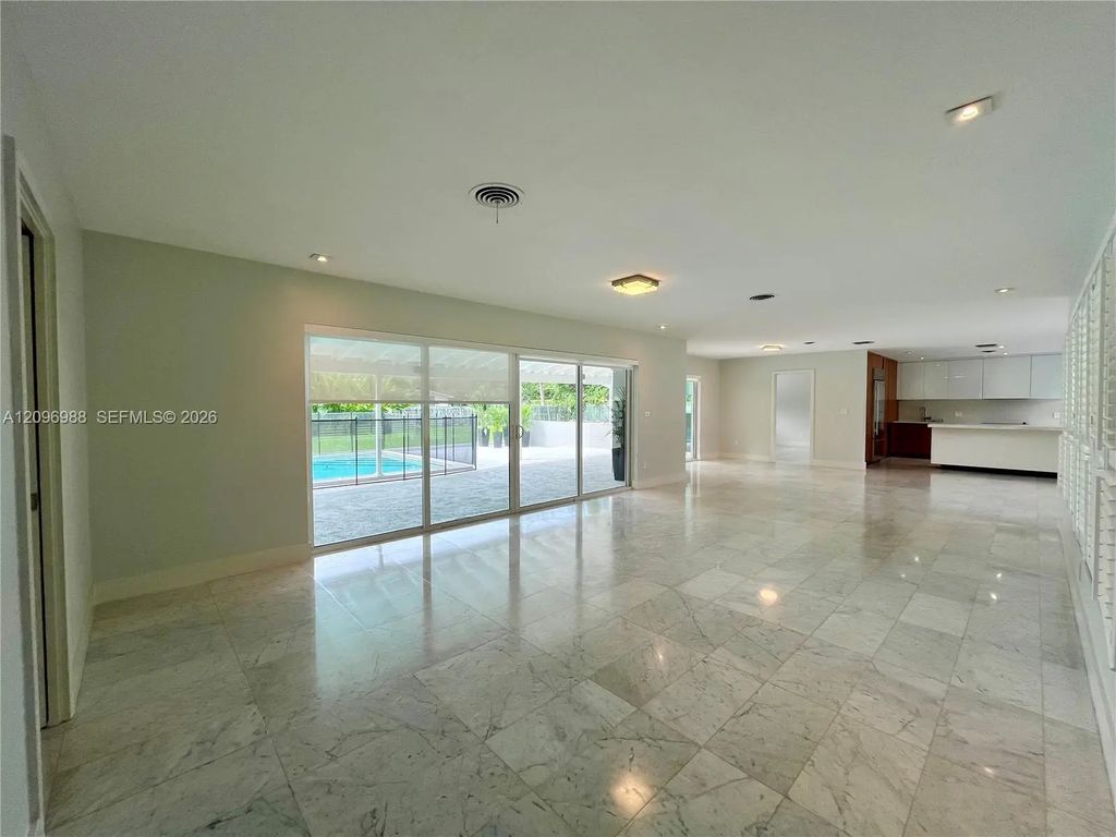 6800 Sw 124th Street, Pinecrest