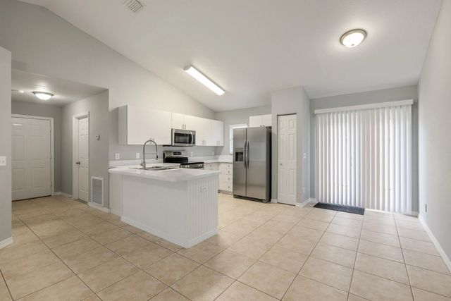 3 of 32 - 241 12th Street Sw, Vero Beach, FL