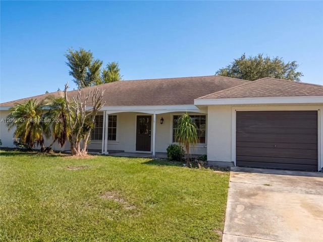1832 Se Wexford Court, Port St. Lucie