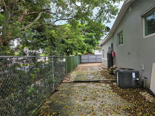 4 of 43 - 7930 Sw 16th Street, Miami, FL