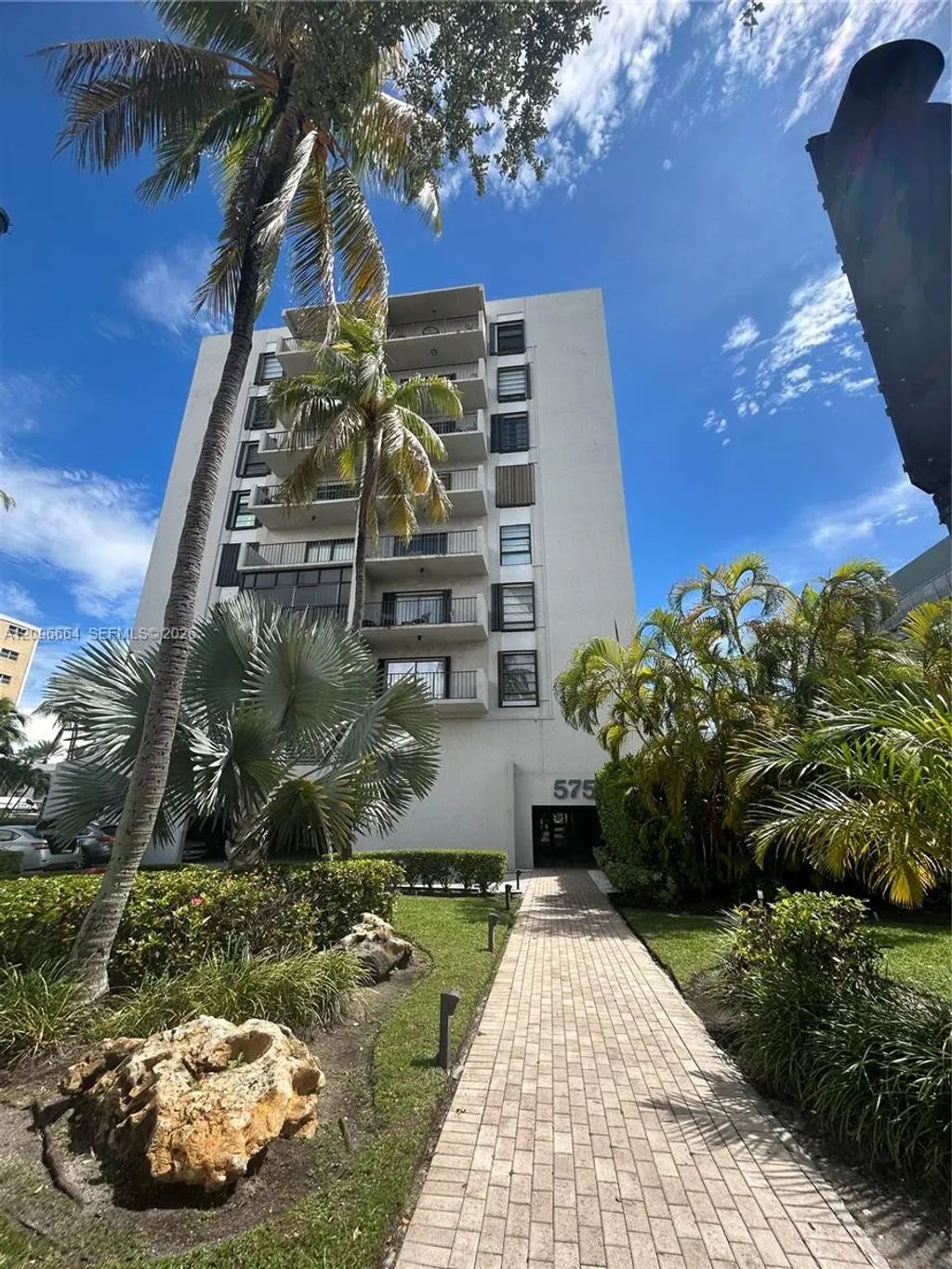 575 Crandon Boulevard #911, Key Biscayne