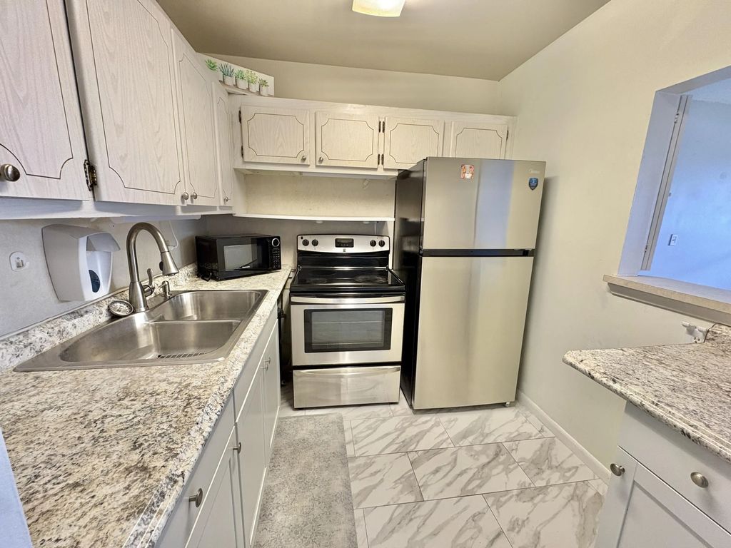 47 Easthampton B, West Palm Beach