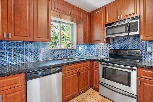 3 of 59 - 77 Nw 106th Street, Miami Shores, FL