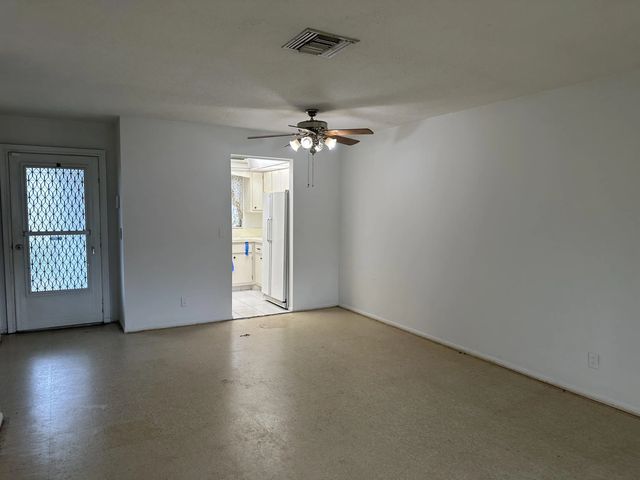 4 of 11 - 2751 Ashley Drive E #d, West Palm Beach, FL