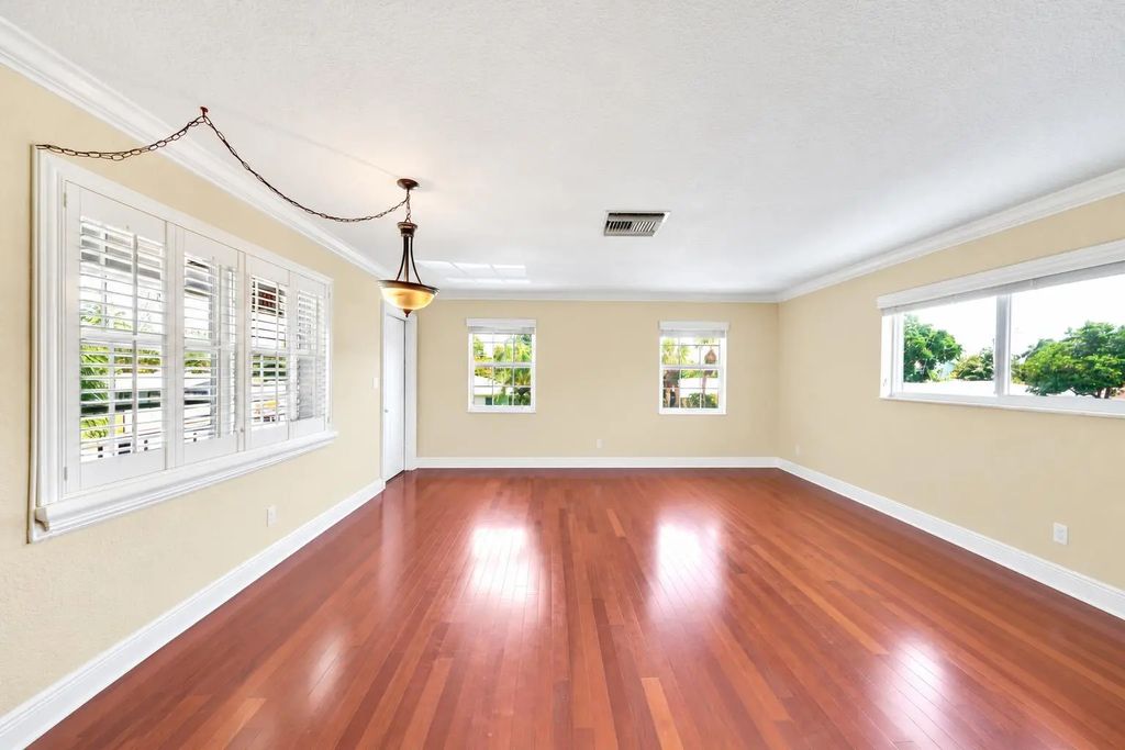 2701 Middle River Drive #11, Fort Lauderdale