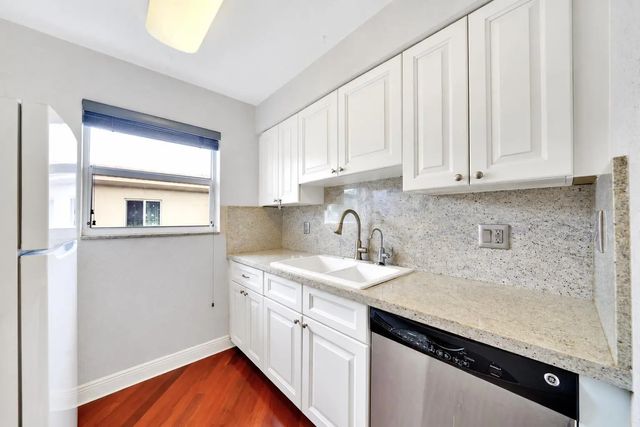 4 of 31 - 2701 Middle River Drive #11, Fort Lauderdale, FL