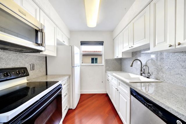 5 of 31 - 2701 Middle River Drive #11, Fort Lauderdale, FL