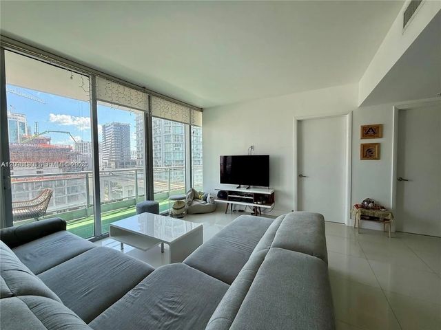4 of 17 - 92 Sw 3rd Street #1104, Miami, FL