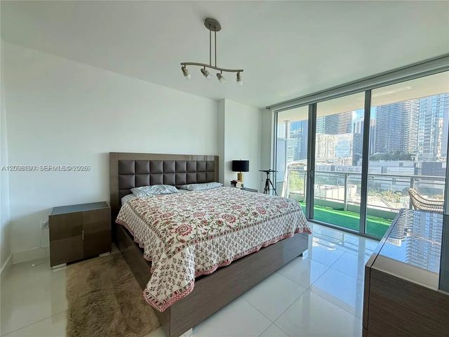 5 of 17 - 92 Sw 3rd Street #1104, Miami, FL