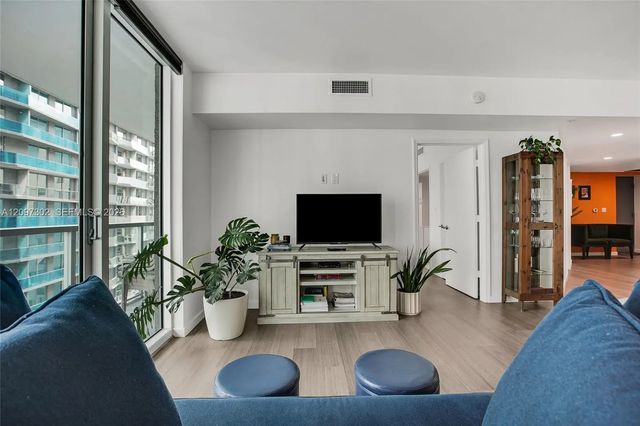 2 of 22 - 55 Se 6th Street #3701, Miami, FL