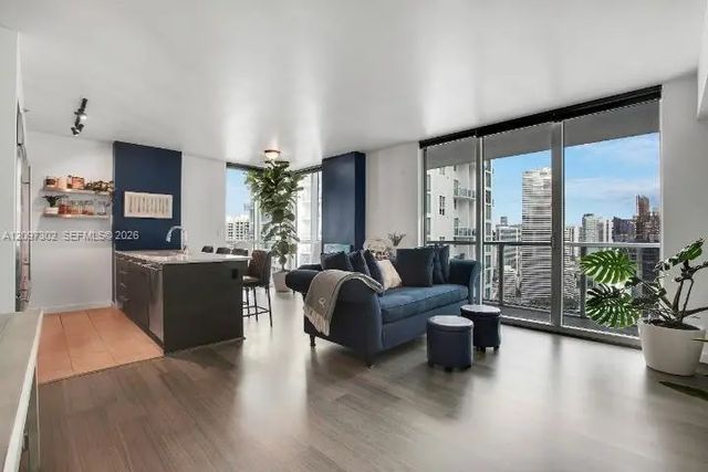 5 of 22 - 55 Se 6th Street #3701, Miami, FL