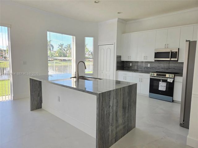 4 of 40 - 16240 Sw 66 Street, Miami, FL