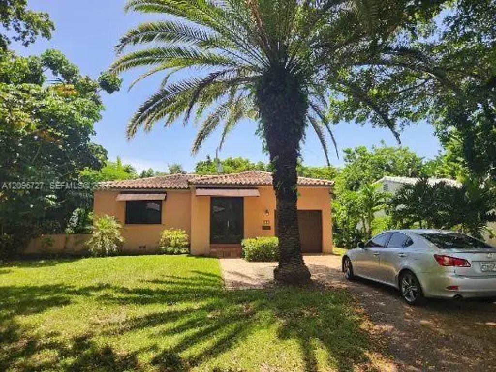 448 Cadagua Avenue, Coral Gables