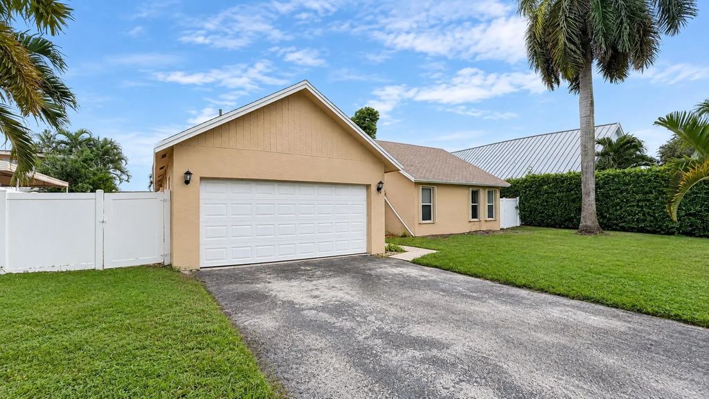 118 Mohigan Circle, Boca Raton