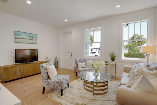 2 of 31 - 431 S F Street, Lake Worth Beach, FL