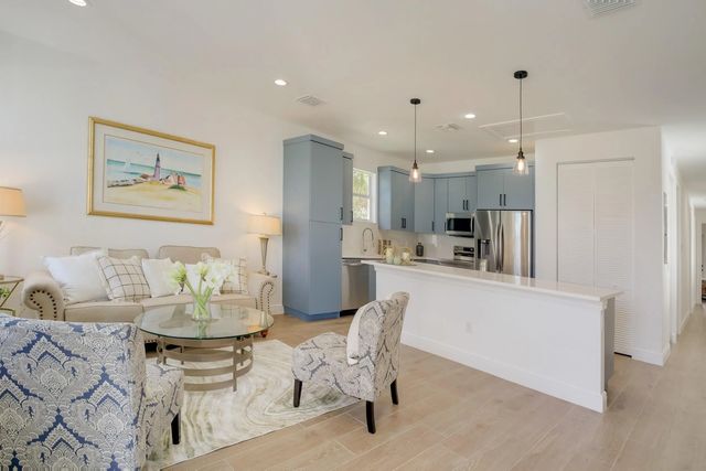 5 of 31 - 431 S F Street, Lake Worth Beach, FL