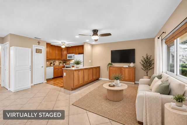 2 of 53 - 221 Coventry J, West Palm Beach, FL