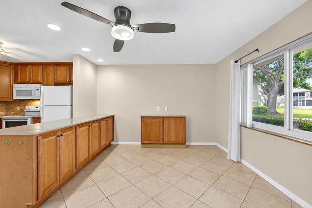 3 of 53 - 221 Coventry J, West Palm Beach, FL