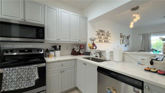 5 of 27 - 5060 Palmbrooke Circle, West Palm Beach, FL