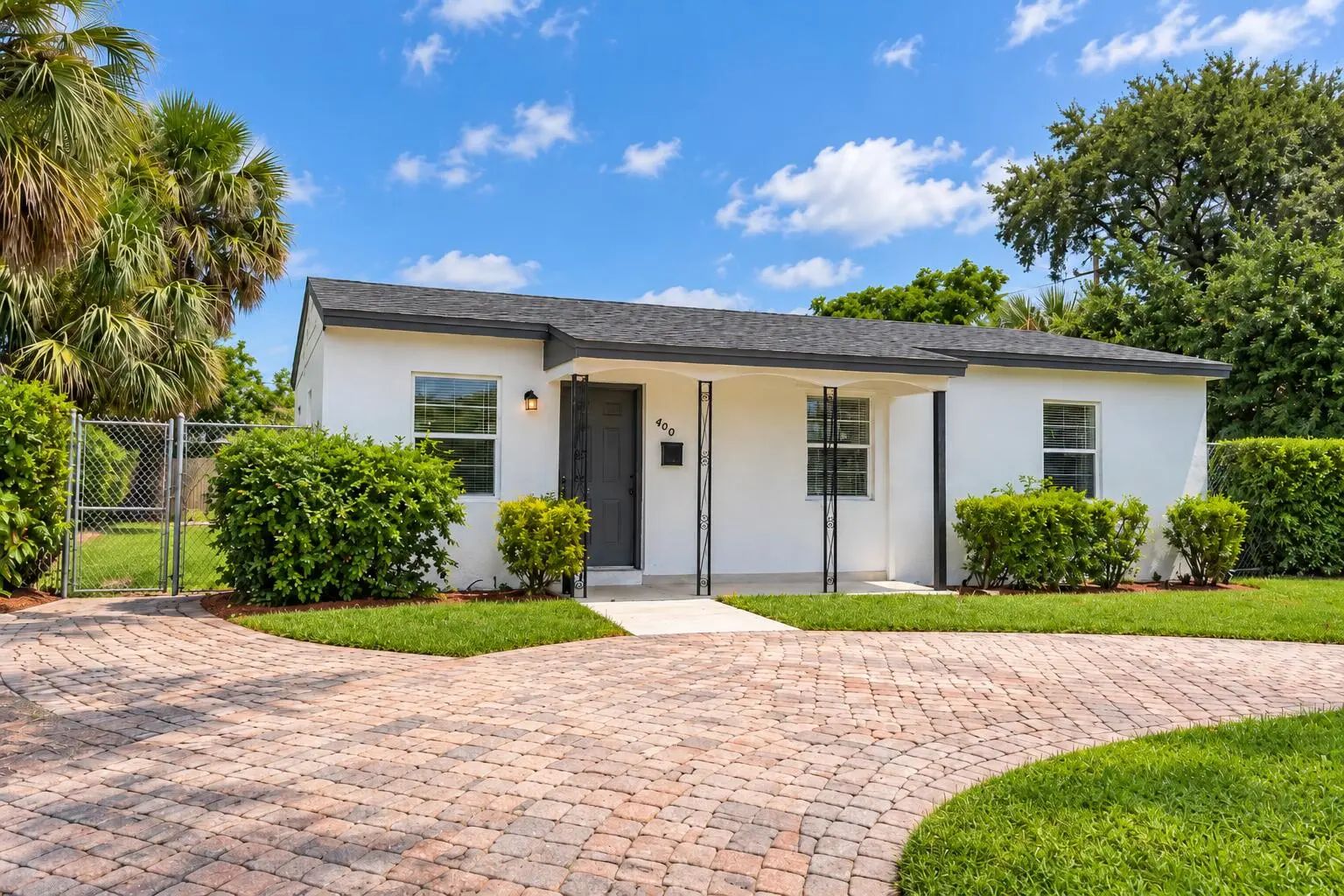 Photos for MLS B26083863 - 33404