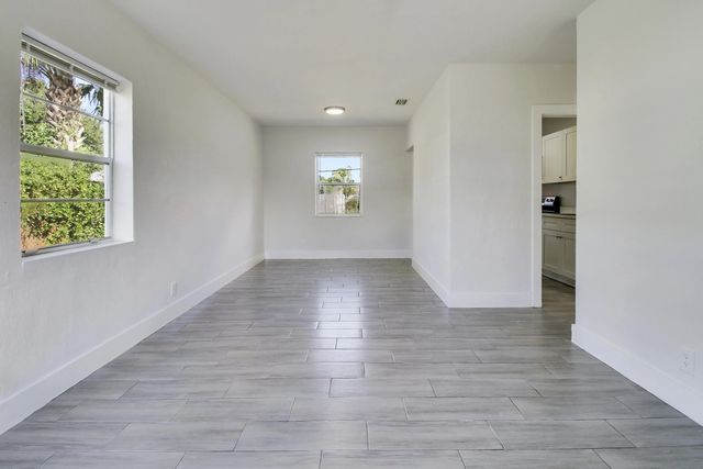 5 of 34 - 400 W 15th Street, Riviera Beach, FL