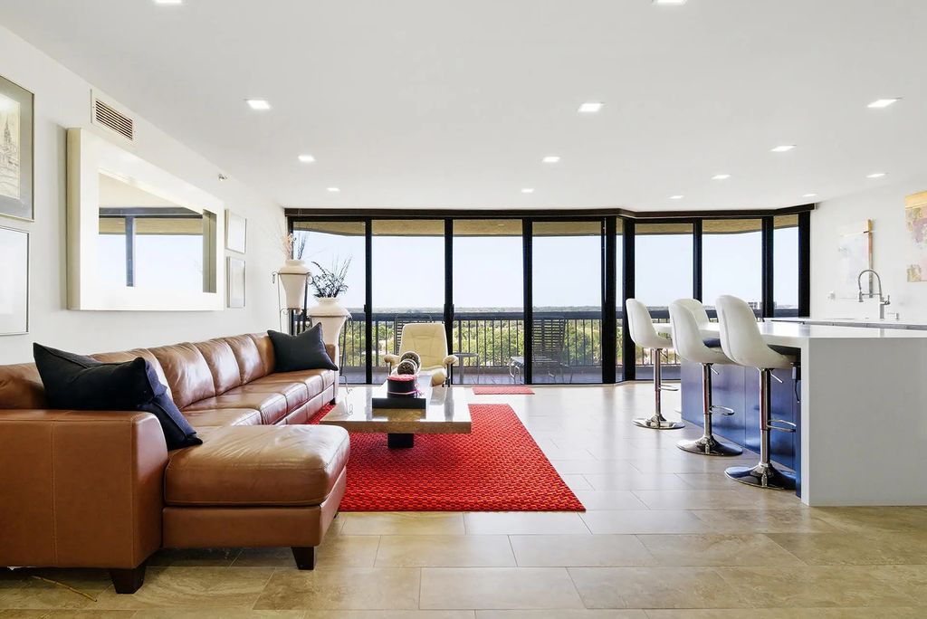 1900 Consulate Place #1005, West Palm Beach