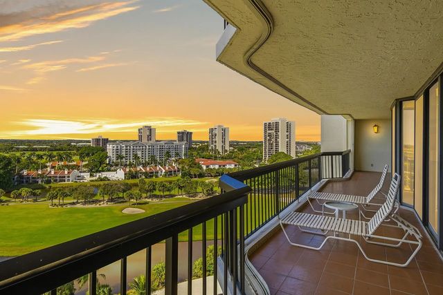 3 of 30 - 1900 Consulate Place #1005, West Palm Beach, FL