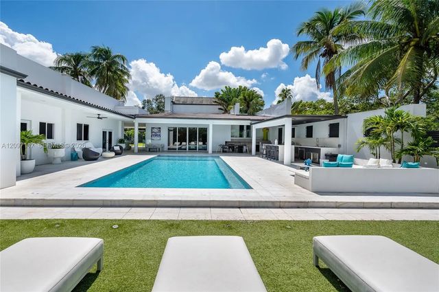 4 of 32 - 9715 Sw 89th Court, Miami, FL