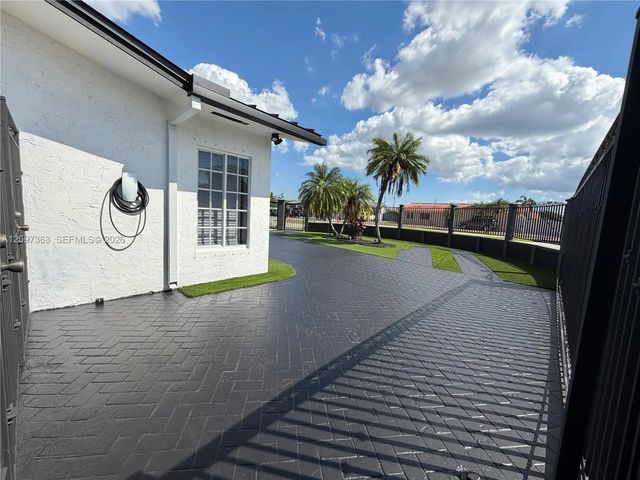 5 of 58 - 9481 Sw 10th Street, Miami, FL