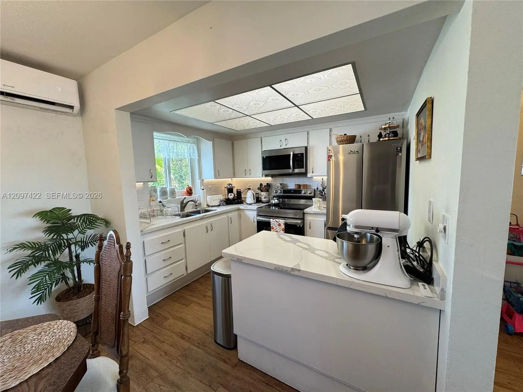 3525 Polk Street #17, Hollywood