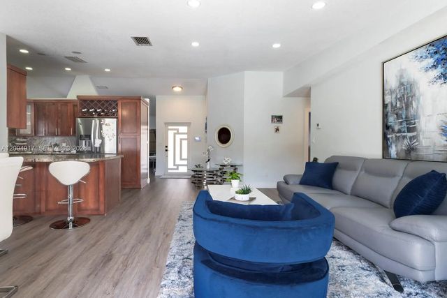 4 of 21 - 8520 Sw 207th Terrace, Cutler Bay, FL