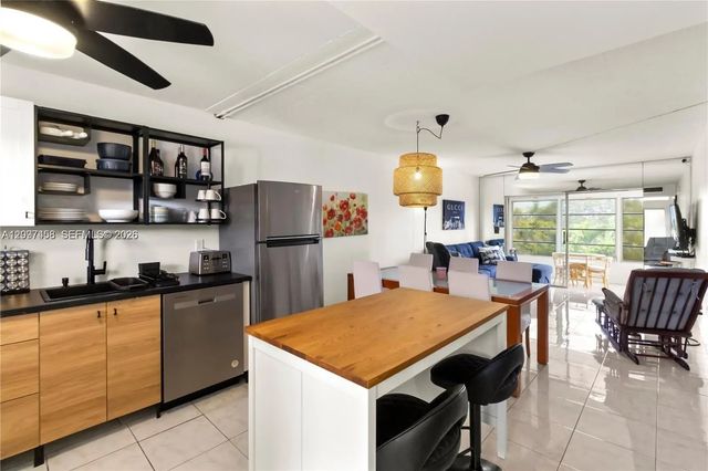 2901 Nw 46th Avenue #307, Lauderdale Lakes