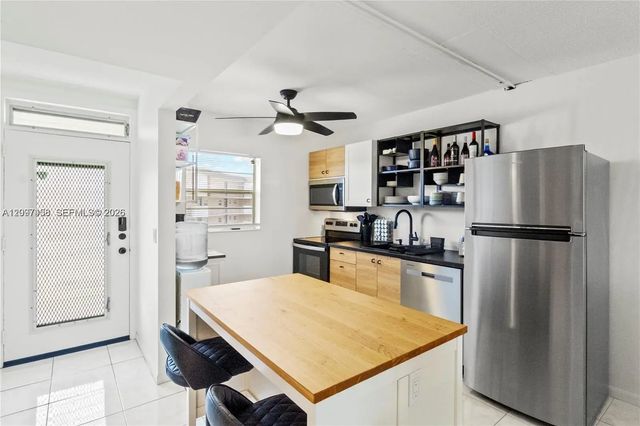 3 of 49 - 2901 Nw 46th Avenue #307, Lauderdale Lakes, FL