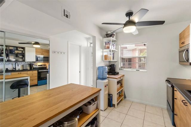 5 of 49 - 2901 Nw 46th Avenue #307, Lauderdale Lakes, FL