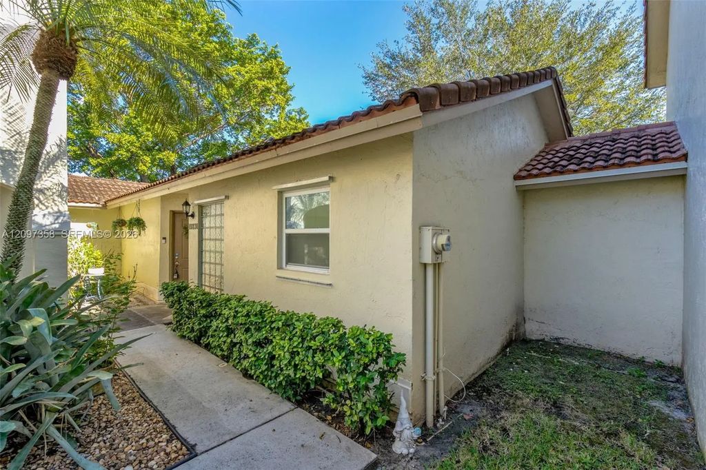 10831 Nw 3rd Court #n/a, Pembroke Pines