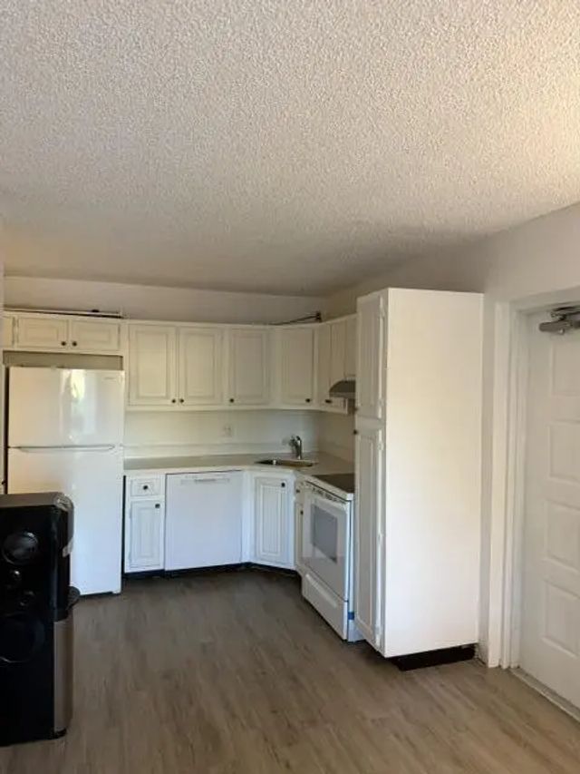 2 of 8 - 1112 Green Pine Boulevard #c1, West Palm Beach, FL