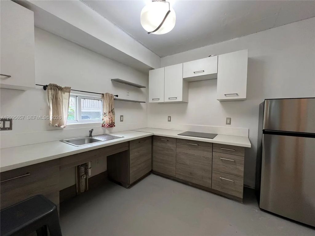 542 Sw 3rd Street #e3, Miami