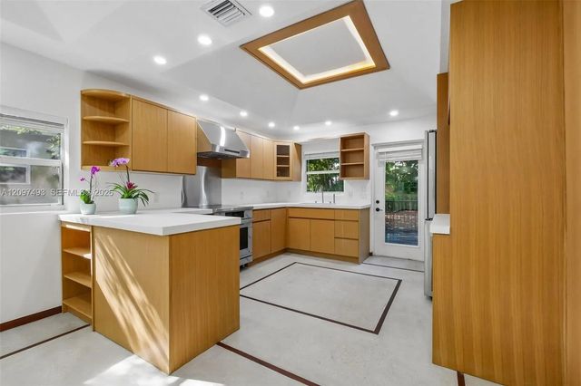 4 of 24 - 67 Nw 51st Street, Miami, FL