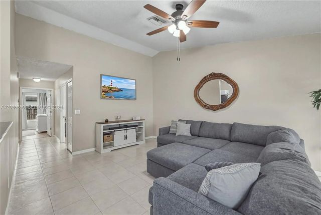 5 of 18 - 1290 Mc Dermott Lane, Royal Palm Beach, FL