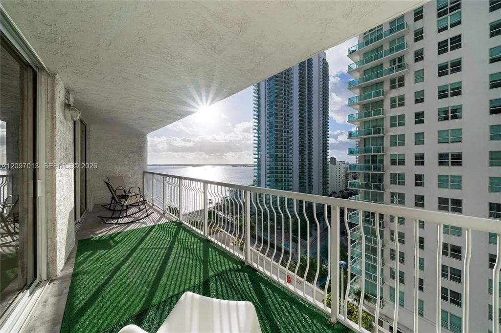 1200 Brickell Bay Drive #1705, Miami