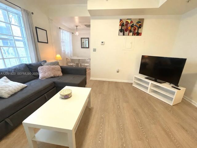 1542 Drexel Avenue #104, Miami Beach