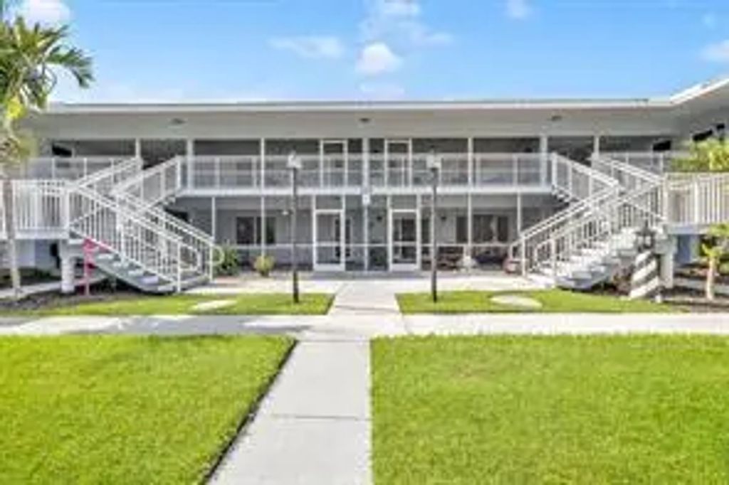 2835 Ne 28th Avenue #1, Lighthouse Point