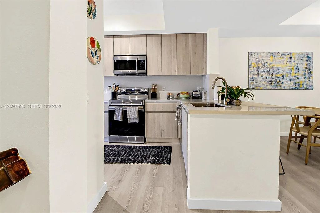 742 Ne 90th Street #402, Miami