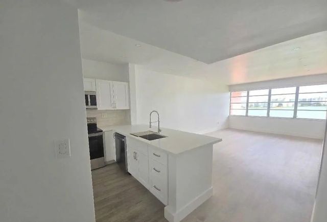 2 of 48 - 18555 Ne 14th Avenue #709, Miami, FL