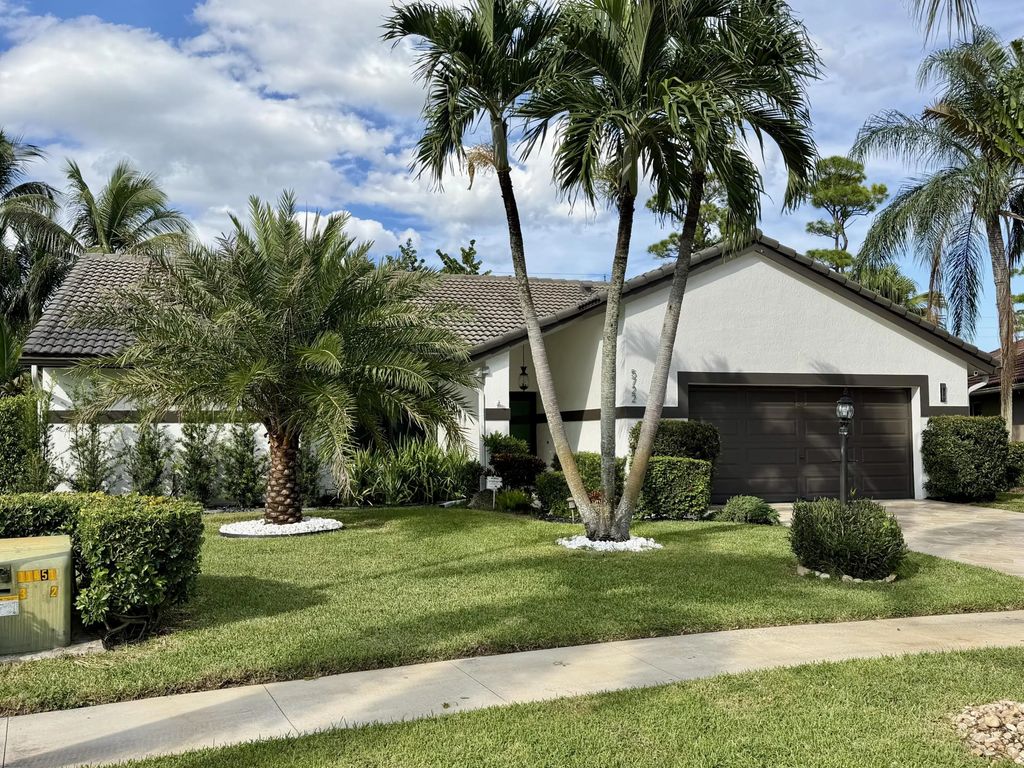 5722 Aspen Ridge Circle, Delray Beach